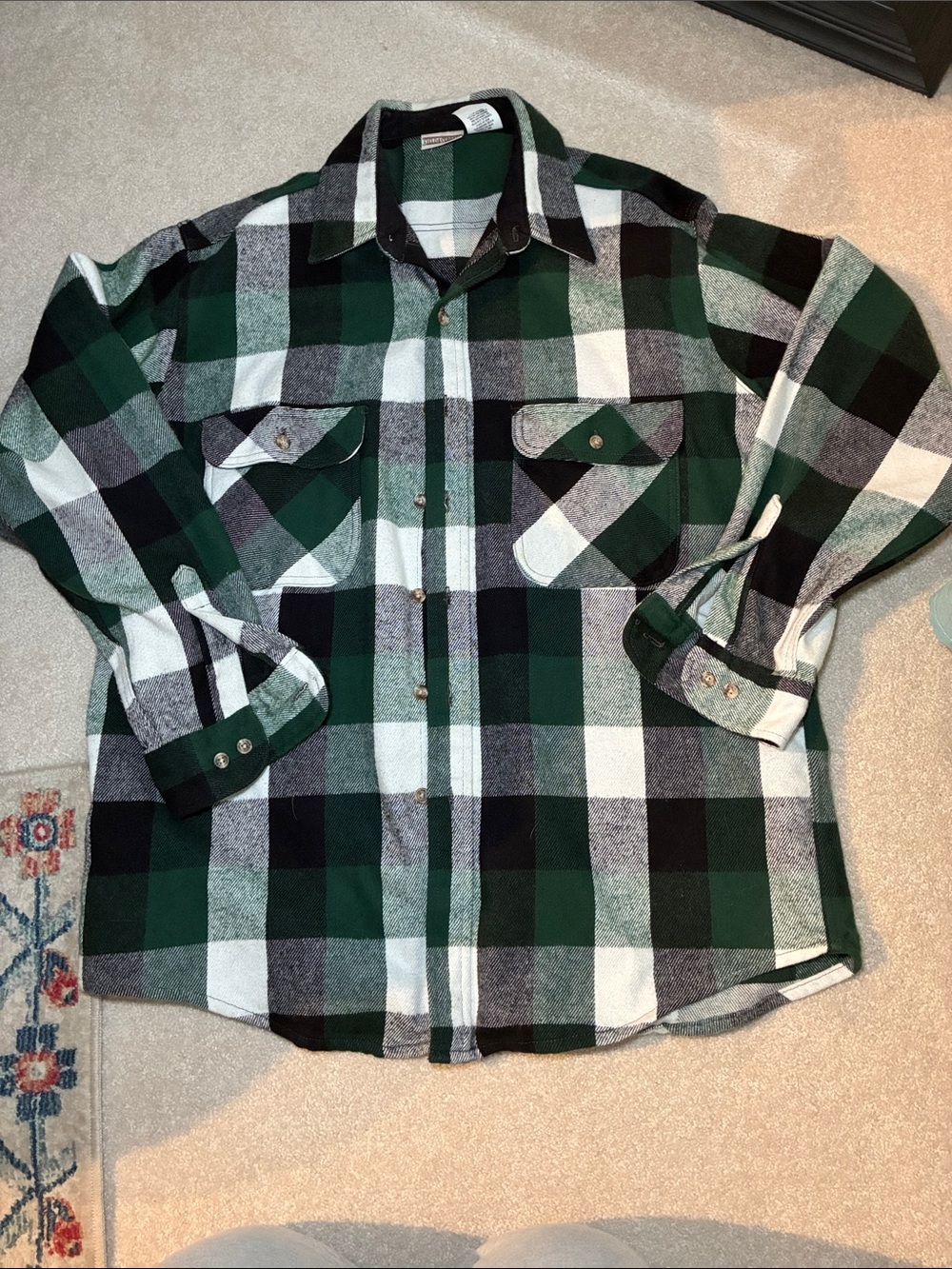 Field and stream Men's Green Black & pWhite Plaid Flannel Shirt